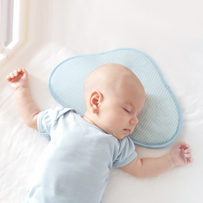 Almohada con forma de nube para bebé
