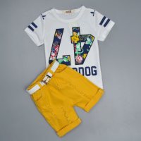 Abbigliamento per bambini estate nuova maglietta digitale in cotone per ragazzi + pantaloncini strappati con cintura bel vestito a due pezzi a maniche corte  Giallo
