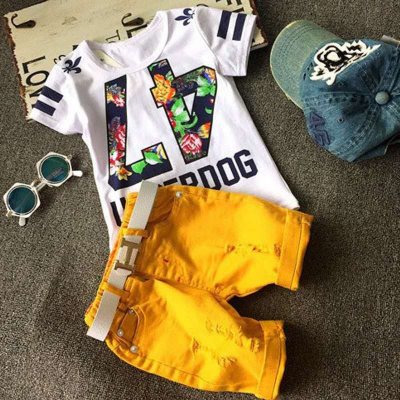 Ropa para niños, novedad de verano, camiseta digital de algodón para niños + pantalones cortos rasgados con cinturón, bonito traje de dos piezas de manga corta para niños