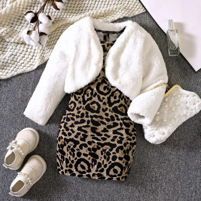 Vestido infantil de 2 peças com estampa de leopardo de manga comprida e cardigã de pelúcia de cor sólida