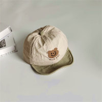 Mütze mit Buchstaben- und Farbblockdesign für Babybären  Grün