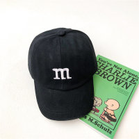 قبعة كرتونية مطرزة بحرف M للأطفال  أسود