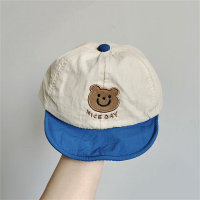 Mütze mit Buchstaben- und Farbblockdesign für Babybären  Blau