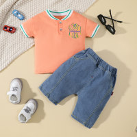 Camiseta de 2 peças infantil de puro algodão estampado de letra com botão frontal e shorts jeans  laranja