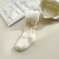 جوارب صيفية للأطفال بفيونكة رفيعة قابلة للتنفس ومضادة للبعوض  أبيض