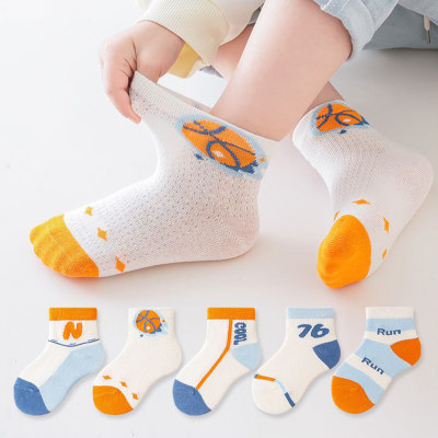 Cinco pares: calcetines de tubo medio para estudiantes deportivos de baloncesto de malla de verano para niños