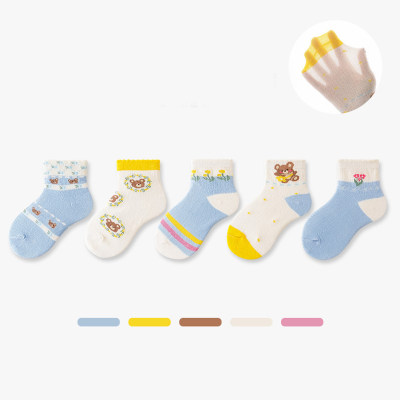 Cinco pares de calcetines finos de media pantorrilla transpirables de malla con gatito rosa de dibujos animados para niños