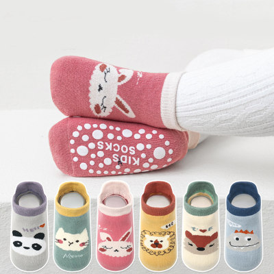 Calcetines antideslizantes con puntos y patrón de animales de dibujos animados de primavera para niños
