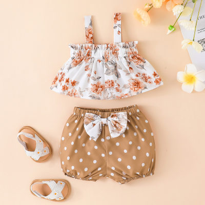 2-piece Baby Girl Allover Floral Printed Strap Top & Polka Dotted Bowknot Decor Shorts