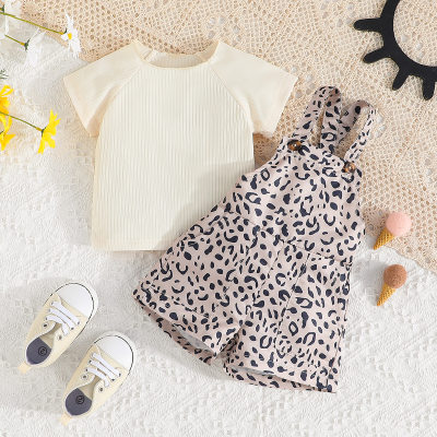 2-piece Baby Girl Solid Color Short Sleeve T-shirt & Leopard Print Suspender Shorts