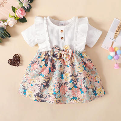 Vestido de manga curta estampa floral com bloco de cores para bebê menina e babados