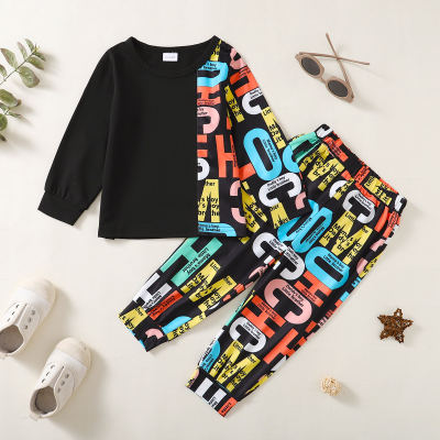Camisa y pantalones de manga larga con bloques de colores estampados con letras para niños pequeños