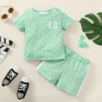 T-shirt a maniche corte con stampa lettere da bambino in 2 pezzi e pantaloncini abbinati  Verde chiaro