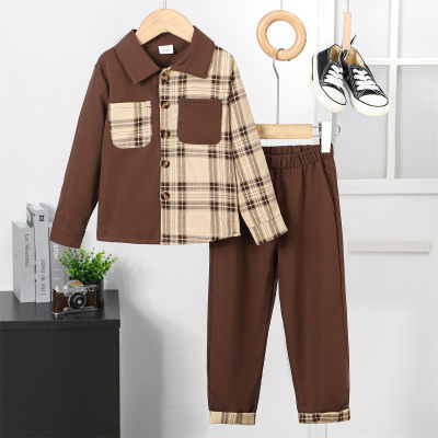 Camisa de manga larga con bolsillo delantero de patchwork a cuadros para niño pequeño de 2 piezas y pantalones a juego