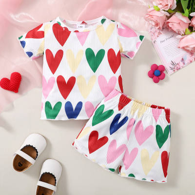 Camiseta e shorts com estampa em formato de coração para bebês meninas 2 peças