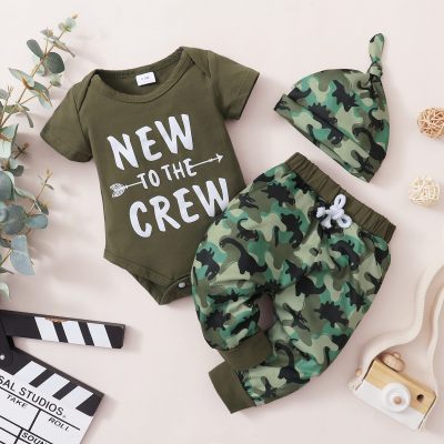 Letter short-sleeved top + camouflage trousers + hat