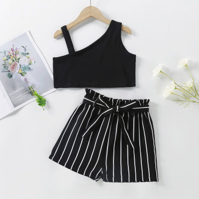 Traje de pantalones cortos informales a rayas en blanco y negro con correa para el hombro con personalidad para niñas y niños