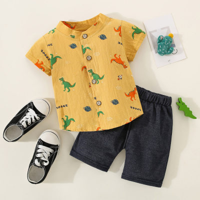 Camisa e calça de manga curta com estampa de pirâmide infantil
