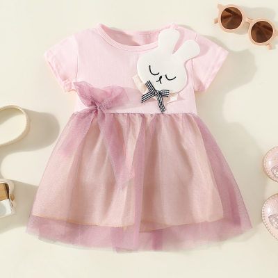 Vestido de manga corta con decoración de lazo estilo conejo de retazos de malla para niña pequeña