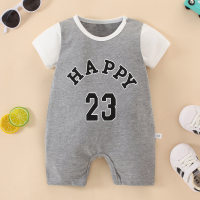 Mameluco tipo bóxer de manga corta con patrón de letras "HAPPY 23" con bloque de color para bebé  gris