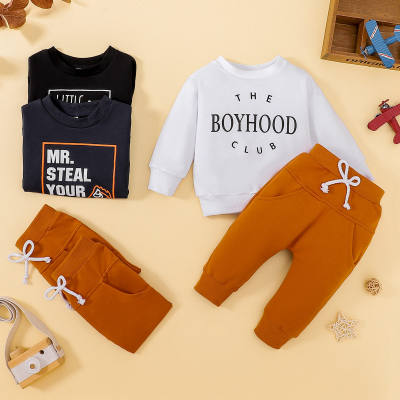 Conjunto de suéter de color sólido con estampado de letras para bebé niño de 2 piezas
