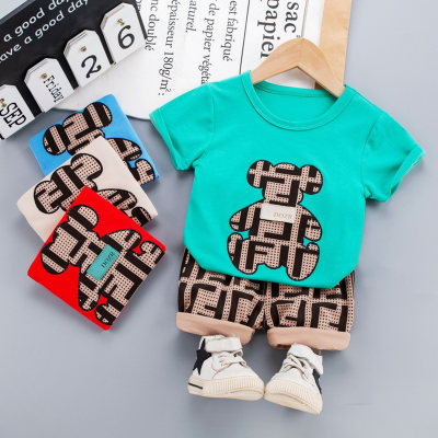 Camiseta de manga corta con estampado de oso y pantalón corto con estampado de letras para bebé niño