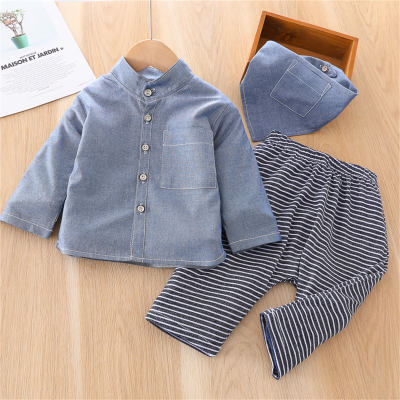 Conjunto de camisa jeans de cor sólida confortável para bebês e crianças pequenas com babador