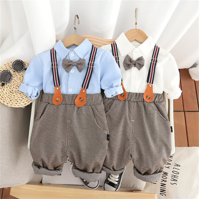 Camisa de caballero decorada con pajarita de color sólido para niño pequeño de 3 piezas y pantalones y tirantes a cuadros