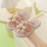 Thick-soled floral slippers worn with fairy-style Roman sandals  Pink