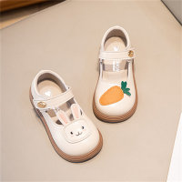 Zapatos pequeños de cuero de suela blanda, lindo y moderno conejo zanahoria.  Beige
