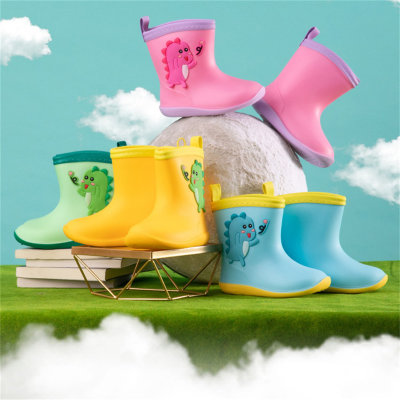 Botas de lluvia antideslizantes con patrón de dibujos animados de color sólido para niños pequeños