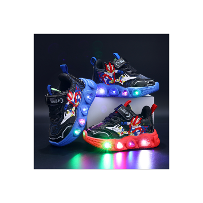 حذاء رياضي سبايدر مان بإضاءة LED من الجلد للأطفال
