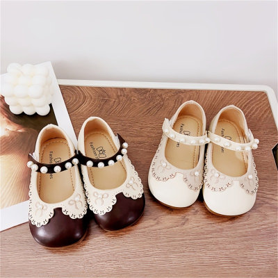 Petites chaussures en cuir pour enfants 2024 printemps et automne nouvelles chaussures de princesse pour filles de style coréen semelle souple mode chaussures en cuir antidérapantes chaussures simples tendance