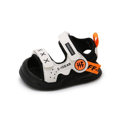 Sandals for babies with soft sole function can prevent slipping and prevent shoes from falling off