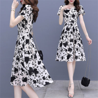 Floral dress with high waist and elegant short sleeves