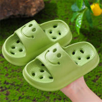 Non-slip hollow water-leakage and no-smelling feet indoor home soft-soled sandals  Green