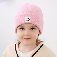 قبعة صوف للأطفال بلون سادة بنمط مبتسم  وردي 