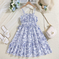 Sommerliches Kleid mit Hosenträgern und Blumenmuster  Blau
