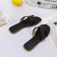 Korean spring slippers for women fashion outer wear new flat beach shoes one word sandals slippers for women  Black