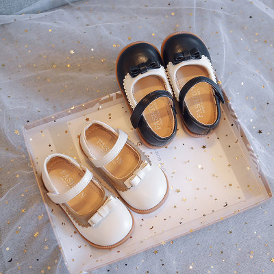 Petites chaussures en cuir simples antidérapantes à la mode