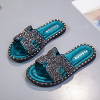 Fashionable and cool slippers, simple and sparkling casual slippers  Green