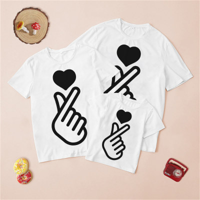Camisetas a juego de la familia con estampado de patrón de amor dulce