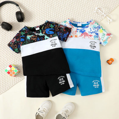 T-shirt de manga curta e shorts combinando com bloco colorido de patchwork infantil de 2 peças