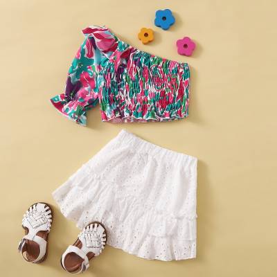 Blusa floral con hombros descubiertos para niños pequeños y falda de color sólido