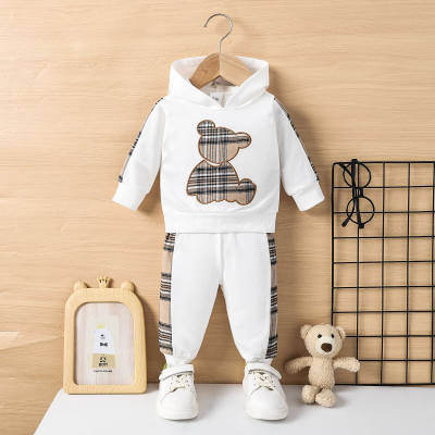 Maglione e pantaloni con cappuccio con motivo a orso carino con applique scozzese da neonato, 2 pezzi, per l'autunno