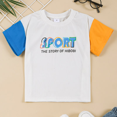 Kurzärmliges Kinder-T-Shirt im sportlichen Stil mit Buchstabendruck und Farbblock