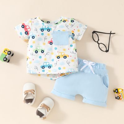 Baby Sommer lässig süßes Auto geometrisches Muster Vordertasche Kurzarm kurze Vorderseite und lange Rückseite T-Shirt + Shorts zweiteiliges Set
