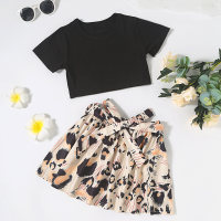 3-piece Toddler Girl Solid Color Short Sleeve T-shirt & Allover Printing Skirt & Bowknot Belt  Black