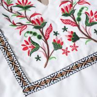 Verão casual simples bordado floral pequeno decote em v botão traseiro manga bufante top + calças retas de cor sólida conjunto de duas peças para meninas  Branco