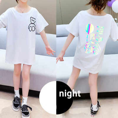 Camiseta infantil de manga curta com estampa de urso fluorescente